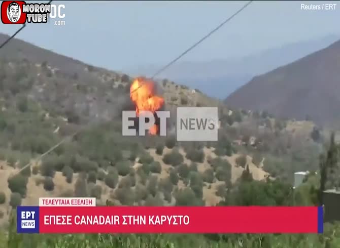 Video :An aircraft used to suppress fires crashes into Rhodes Canyon